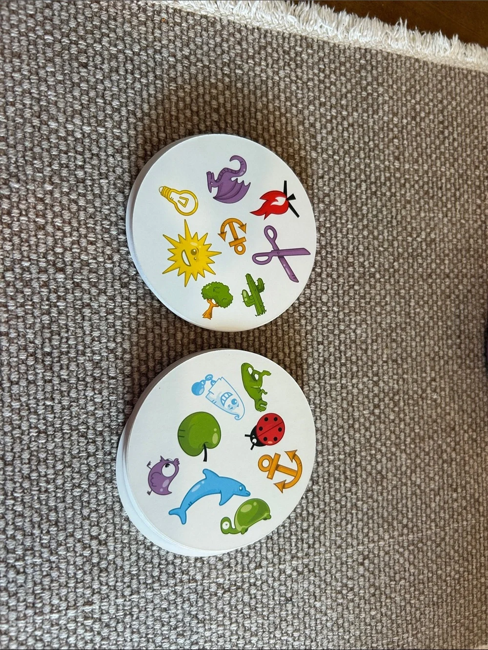 Spot it! Compact Card Game - Yellow & Purple